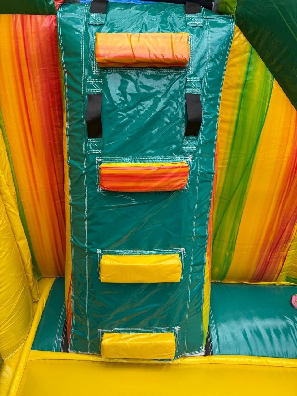 T-Rex-Hüpfburg — Rutsche im Detail